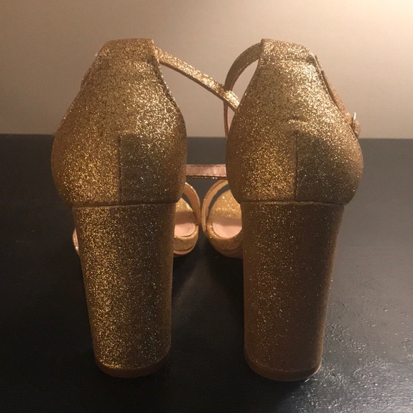 Gold chunky heels size 8 - Picture 3 of 3